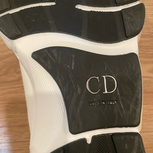 Dior B22 White and Silver (Reflective) - Picture 5 of 8